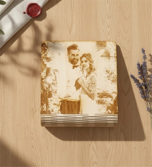 Fotoğraflı Çerçeve - Modern Tasarım, Kişiye Özel, Şık Ahşap - Anılarınızı Şıklıkla Sergileyen Özgün Bir Armağan