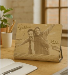Modern Çerçeveli Ahşap Fotoğraf - Kişiye Özel Tasarım Hediye ile Sevdiklerinize Anlamlı ve Kalıcı Bir Anı Sunun