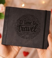 Kendin Yap Fotoğraf Albümü - İts Time to Travel Siyah Ahşap - Seyahat Anılarınızı Özgünce Yansıtın