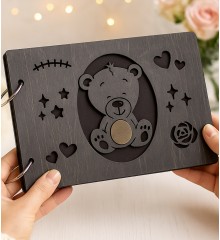 Bebek Fotoğraf Albümü Ayıcık Süslemeli - İlk Anılardan Tatlı Bir Koleksiyon Oluşturun Bebek Fotoğraf Albümü Ayıcık Süslemeli - İlk Anılardan Tatlı Bir Koleksiyon Oluşturun