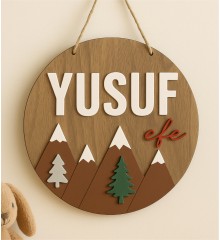 İsimli Kapı Süsü - Dağ Manzaralı, Erkek Bebek / Çocuk Odası ile Doğanın Huzurunu Minik Odanıza Taşıyın İsimli Kapı Süsü - Dağ Manzaralı, Erkek Bebek / Çocuk Odası ile Doğanın Huzurunu Minik Odanıza Taşıyın