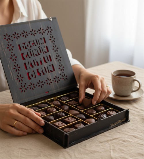 Hediyelik Çikolata - Doğum Günün Kutlu Olsun Yazılı Şık Ahşap ile Mutlu Anları Lezzetle Unutulmaz Kılın