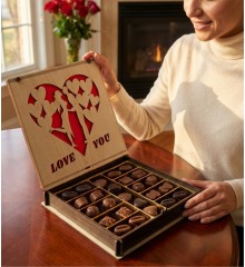 Hediyelik Spesiyal Çikolata -Love You- Yazılı Ahşap Kutulu - Kalpten Gelen Lezzetli Bir Hediye Sunun