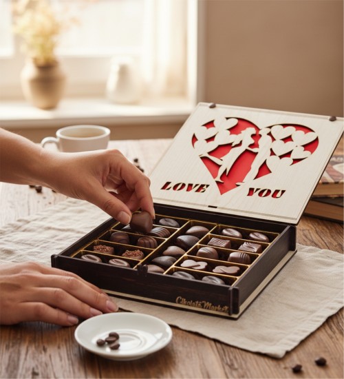 Hediyelik Spesiyal Çikolata -Love You- Yazılı Ahşap Kutulu - Kalpten Gelen Lezzetli Bir Hediye Sunun