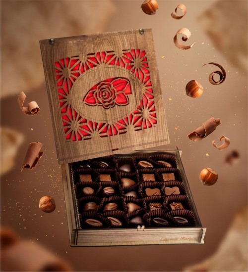 Hediyelik Çikolata Kutusu - Gül Motifli Şık Ahşap Tasarım ile Romantik Anlar İçin Zarif Bir Lezzet Seçeneği