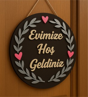 Kapı Süsü - Evimize Hoş Geldiniz Yazılı Ağaç ve Kalp Detaylı - Sıcacık ve Samimi Bir Karşılama Sunun Kapı Süsü - Evimize Hoş Geldiniz Yazılı Ağaç ve Kalp Detaylı - Sıcacık ve Samimi Bir Karşılama Sunun