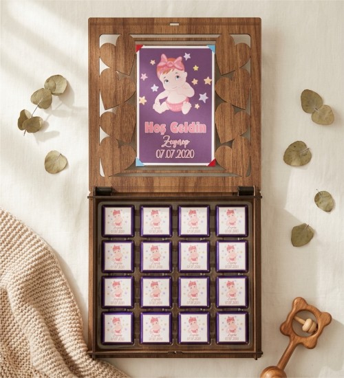 İsimli Bebek Çikolatası - Ahşap Kutulu, Kız Bebeklere Özel - Yeni Bir Hayatı Tatlı Bir Başlangıçla Kutlayın