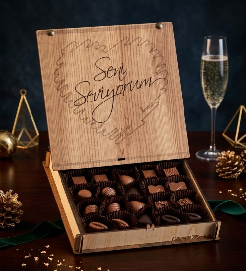 Kalpli Çikolata, Kutulu Hediye -Seni Seviyorum- Yazılı Ahşap - Aşkınızı Tatlı Bir Sözle Taçlandırın