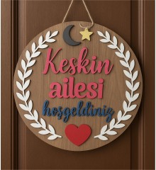 İsimli Dış Kapı Süsü -Hoş Geldiniz- Yazılı 35cm Çapında Ahşap ile Evinizin Girişine Zarif Bir Dokunuş