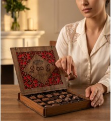 Kız İsteme ve Söz Çikolatası | İsimli, Tarihli Ahşap Kutulu Zarif Seçim - Hayatınızın En Tatlı Evet’i İçin