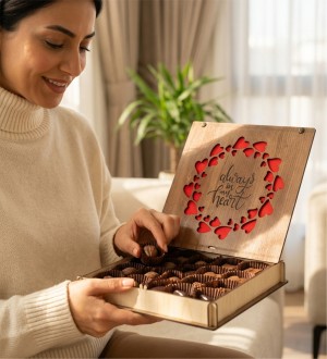 Kutulu Hediyelik Çikolata - Always and Forever Mesajlı, Sonsuz Aşkı Lezzetle Taçlandıran Özel Bir Seçim