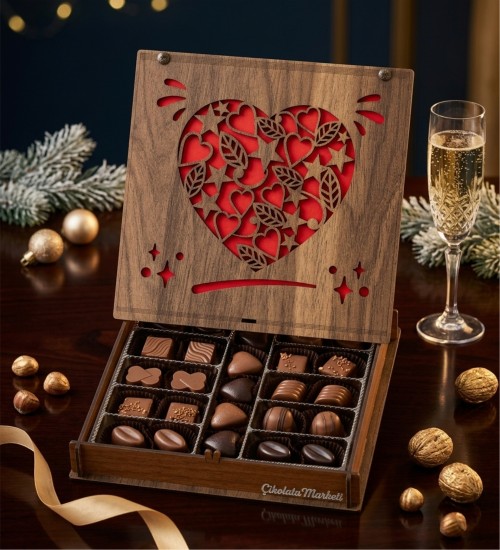 Kutulu Hediye Çikolata - Kalp Süslemeli Sevgiliye Özel Sürpriz ile Aşkınızı Estetik ve Lezzetle İfade Edin