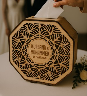 Takı / Zarf Kutusu - Kişiye Özel Sekizgen Tasarım Ahşap Sandık - Özel Günlere Yakışan Zarif ve Fonksiyonel Takı / Zarf Kutusu - Kişiye Özel Sekizgen Tasarım Ahşap Sandık - Özel Günlere Yakışan Zarif ve Fonksiyonel