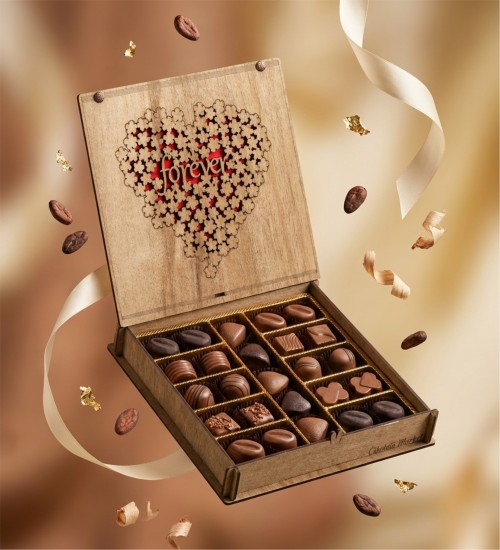 Şık, Kalpli Hediyelik Çikolata - Forever Yazılı Çiçek Desenli - Sevginizi Sonsuzlaştıran Zarif Bir Seçim