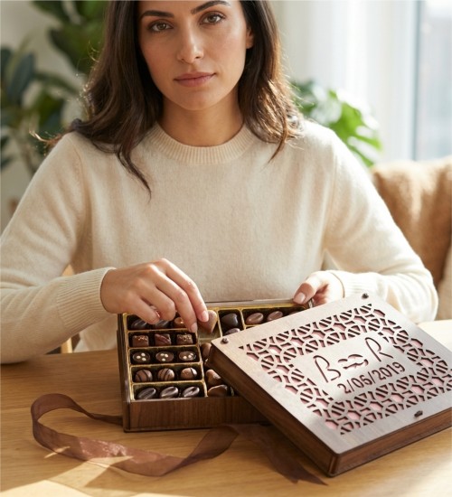 Söz ve Kız İsteme Çikolatası - Harfli, Tarihli, Büyük Boy Kutulu Tatlı Hediye - Özel Anlara Özel Bir Dokunuş