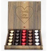 Hediyelik Kalpli Çikolata - Birlikte Göğe Bakalım Yazılı, Romantik Ruhlara Özel Anlam Yüklü Bir Tatlı Hediyelik Kalpli Çikolata - Birlikte Göğe Bakalım Yazılı, Romantik Ruhlara Özel Anlam Yüklü Bir Tatlı