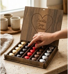 Hediyelik Kalpli Çikolata - Birlikte Göğe Bakalım Yazılı, Romantik Ruhlara Özel Anlam Yüklü Bir Tatlı