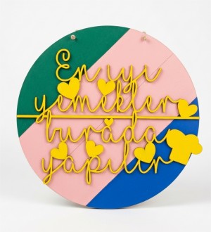 Duvar/Kapı Süsü Mutfak İçin - En İyi Yemekler Burada Yapılır Yazısı ile Ailenizin Kalbine Dokunun