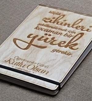 Öğretmenler Günün Kutlu Olsun Yazılı Ahşap Kapaklı A5 Defter