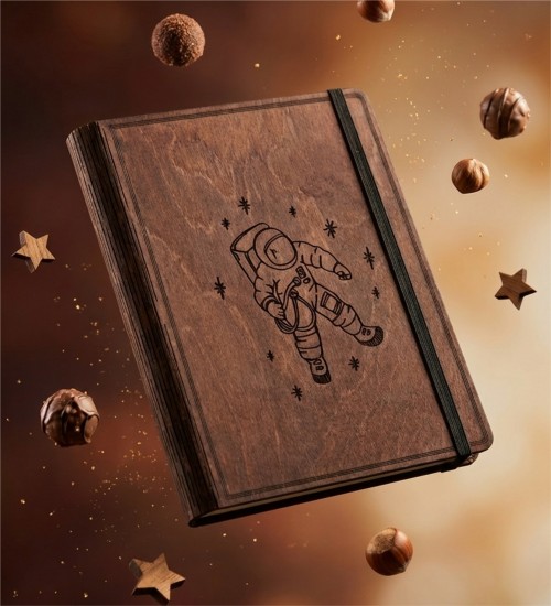 Astronot Figürlü Ahşap Kapaklı Özel Üretim Şık Defter