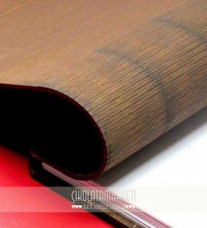 İslami Süslemeli Oymalı Ahşap Kapaklı Şık A4 Defter İslami Süslemeli Oymalı Ahşap Kapaklı Şık A4 Defter