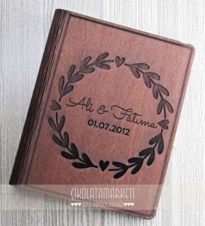 Şık Hediye Defter - İsimli ve Tarihli Ahşap Kapaklı Tasarım ile Anılarınızı Özgünce Not Edin Şık Hediye Defter - İsimli ve Tarihli Ahşap Kapaklı Tasarım ile Anılarınızı Özgünce Not Edin