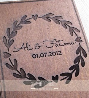 Şık Hediye Defter - İsimli ve Tarihli Ahşap Kapaklı Tasarım ile Anılarınızı Özgünce Not Edin Şık Hediye Defter - İsimli ve Tarihli Ahşap Kapaklı Tasarım ile Anılarınızı Özgünce Not Edin