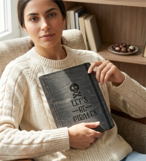 Let's Be Pirates Figürlü Ahşap Kapaklı Özel Üretim Şık Defter