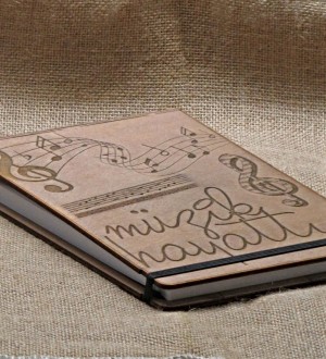 Müzik Hayattır Yazılı Ahşap Kapaklı A5 Boyutunda Defter Müzik Hayattır Yazılı Ahşap Kapaklı A5 Boyutunda Defter