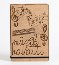 Müzik Hayattır Yazılı Ahşap Kapaklı A5 Boyutunda Defter Müzik Hayattır Yazılı Ahşap Kapaklı A5 Boyutunda Defter