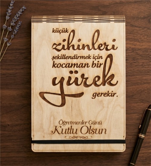 Öğretmenler Günün Kutlu Olsun Yazılı Ahşap Kapaklı A5 Defter