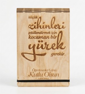 Öğretmenler Günün Kutlu Olsun Yazılı Ahşap Kapaklı A5 Defter