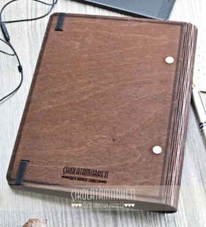 Travel İs My Therapy Figürlü Ahşap Kapaklı Özel Üretim Şık Defter Travel İs My Therapy Figürlü Ahşap Kapaklı Özel Üretim Şık Defter