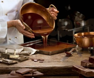 Çikolatanın Üretim Süreci ve Serüveni: Kakao Tanelerinden Tatlıya Yolculuk