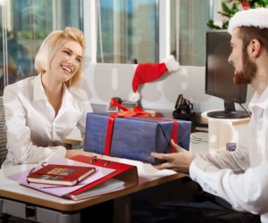 Yeni İş Hediyesi İçin En Anlamlı Fikirler | Başarıyı Kutlayın!