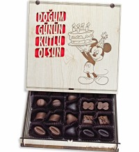 Mickey Mause Kutulu Çikolata - Doğum Günün Kutlu Olsun Yazılı - Neşeli Kutlamalara Tatlı Bir Dokunuş