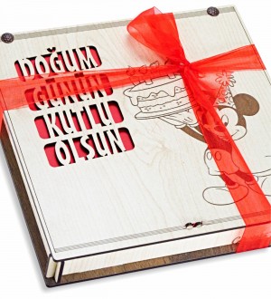 Mickey Mause Kutulu Çikolata - Doğum Günün Kutlu Olsun Yazılı - Neşeli Kutlamalara Tatlı Bir Dokunuş Mickey Mause Kutulu Çikolata - Doğum Günün Kutlu Olsun Yazılı - Neşeli Kutlamalara Tatlı Bir Dokunuş