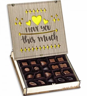 Kutulu Hediyelik Çikolata -I Love You This Much- Yazılı Ahşap ile Sevginizi Tatlı Bir Cümleyle Dile Getirin