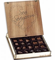 Kalpli Çikolata, Kutulu Hediye -Seni Seviyorum- Yazılı Ahşap - Aşkınızı Tatlı Bir Sözle Taçlandırın