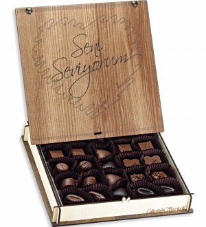 Kalpli Çikolata, Kutulu Hediye -Seni Seviyorum- Yazılı Ahşap - Aşkınızı Tatlı Bir Sözle Taçlandırın