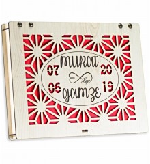 Kız İsteme Çikolatası - Büyük Boy İsimli & Tarihli Söz/Nişan için Geleneksel Anlara Tatlı Bir Dokunuş Kız İsteme Çikolatası - Büyük Boy İsimli & Tarihli Söz/Nişan için Geleneksel Anlara Tatlı Bir Dokunuş