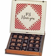 Hediyelik Çikolata - Selçuklu Yıldızı Motifli Ahşap Kutu ile Gelenekten İlham Alan Zarif Bir Sunum