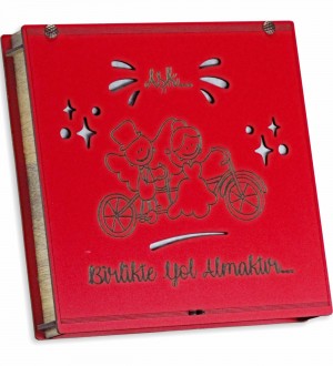 Sevgiliye Hediye Çikolata - Aşk Birlikte Yol Almaktır Yazılı, Duygulara Yol Arkadaşı Olan Lezzetli Bir Sürpriz Sevgiliye Hediye Çikolata - Aşk Birlikte Yol Almaktır Yazılı, Duygulara Yol Arkadaşı Olan Lezzetli Bir Sürpriz