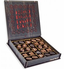 Hediyelik Çikolata - Doğum Günün Kutlu Olsun Yazılı Şık Ahşap ile Mutlu Anları Lezzetle Unutulmaz Kılın