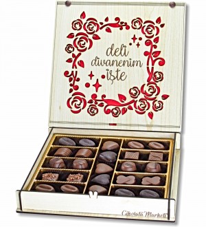 Kutulu Romantik Hediye Çikolata - Deli Divanenim Yazılı, Tutkulu Aşklara Özel Duygusal Bir Tatlılık