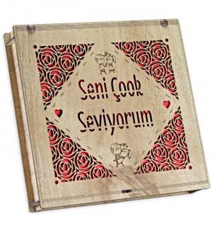 Hediye Çikolata - Seni Çok Seviyorum Gül ve Sevgili Figürü ile Aşkınızı Simgelerle Tatlı Bir Şekilde Anlatın