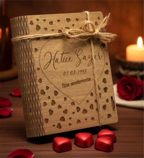 İsimli Kitap Kutulu Kalpli Çikolata - Kişiye Özel Şık Tasarımıyla Aşkınızı En Güzel Şekilde İfade Edin