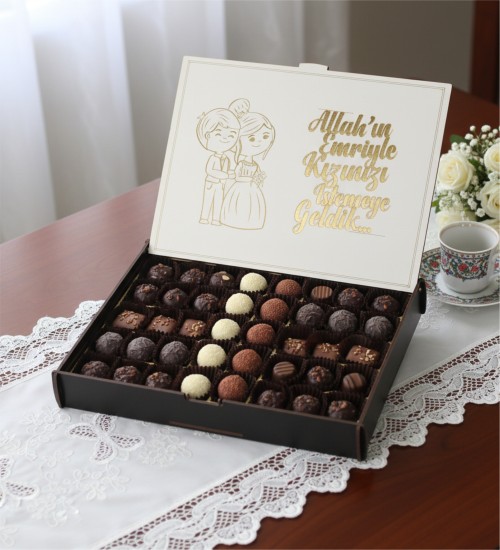İsteme Çikolatası - Spesiyal, Kızınızı Almaya Değil Oğlunuz Olmaya Geldim Yazılı, Mizahi Dokunuşuyla Gönülleri Fethedin
