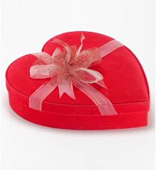 Kalpli Aşk Çikolataları | Kadife Kalp Kutuda Sevgiliye Özel ile Romantik Anlara Tatlı Bir Dokunuş Katın Kalpli Aşk Çikolataları | Kadife Kalp Kutuda Sevgiliye Özel ile Romantik Anlara Tatlı Bir Dokunuş Katın