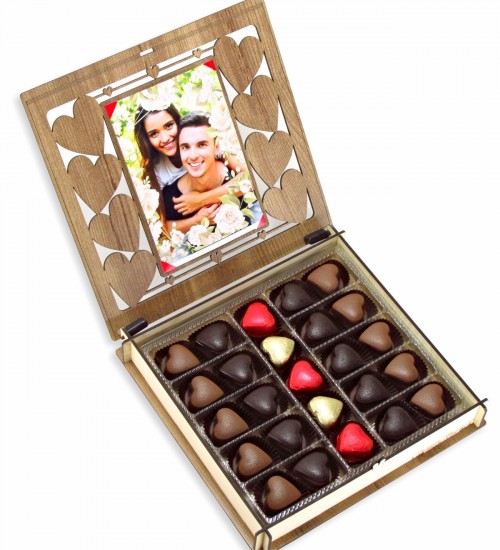 Kişiye Özel Ahşap Kutulu Fotoğraflı Kalpli Hediyelik Sevgili Çikolatası
